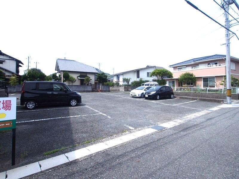 吉見新町2丁目駐車場の外観・駐車場イメージ3枚目