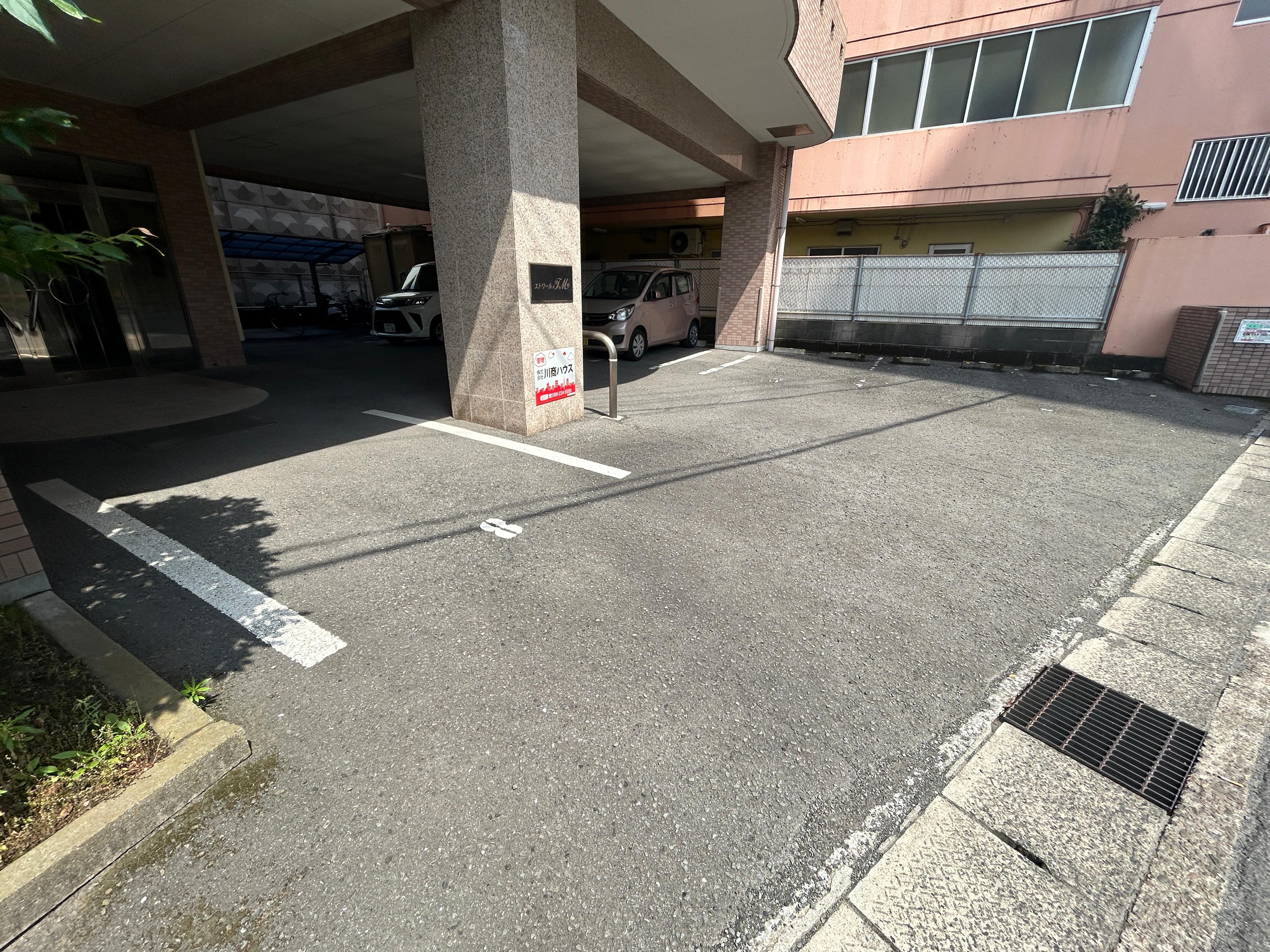 エトワールＴＭの外観・駐車場イメージ1枚目