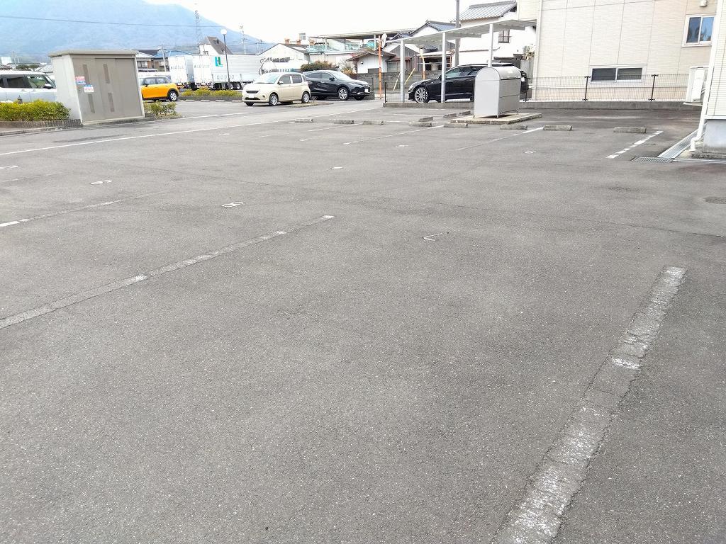 ブレッツァ　ノース(45707)の外観・駐車場イメージ1枚目
