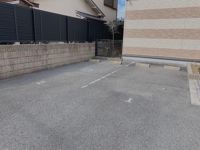 フルール(30502)の外観・駐車場イメージ1枚目