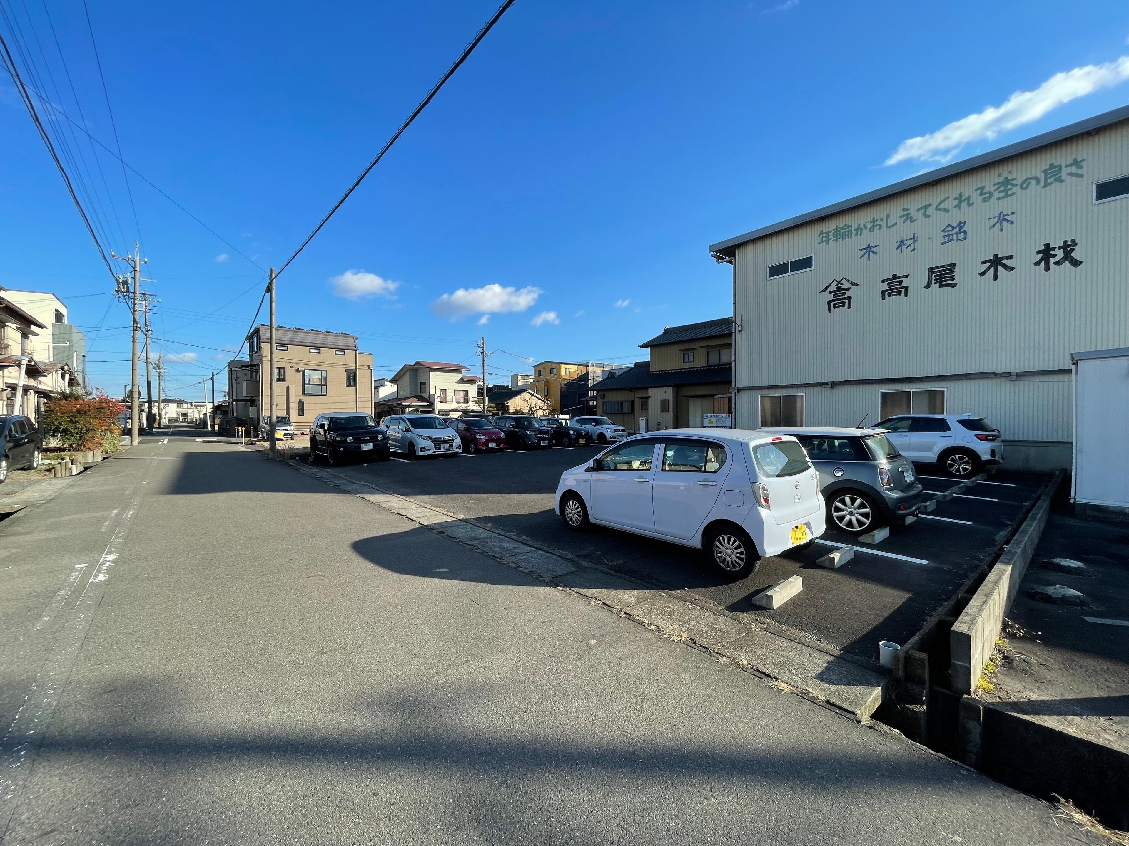 栄241パークの外観・駐車場イメージ1枚目