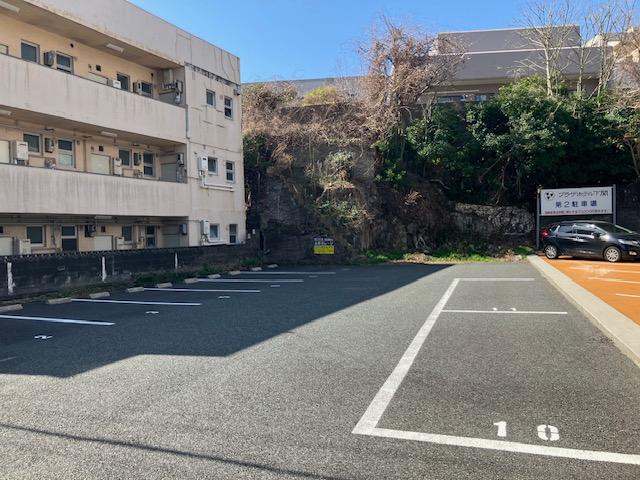 山本ガレージの外観・駐車場イメージ1枚目