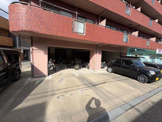 ヴィラエスポアール駐車場の外観・駐車場イメージ2枚目