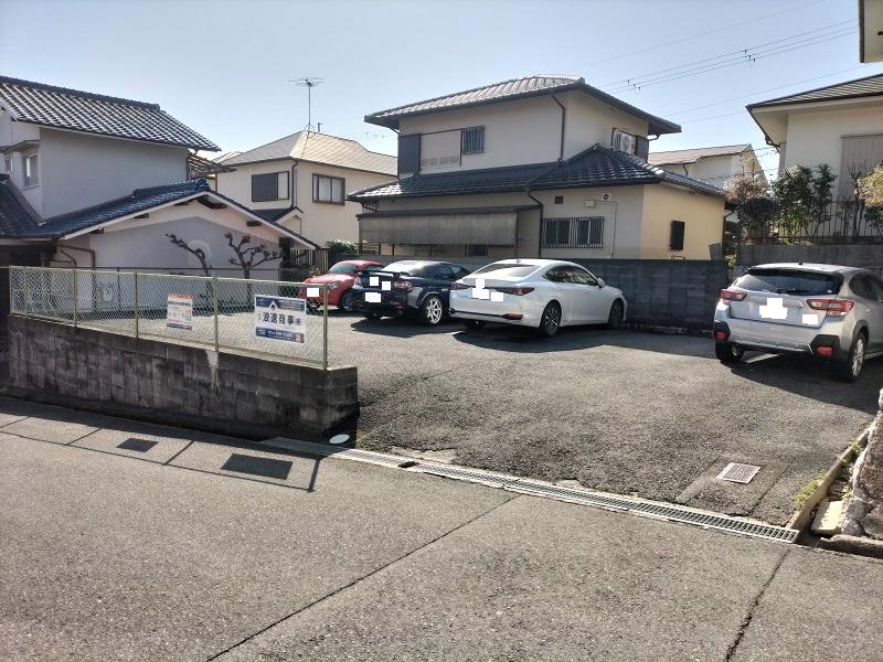 日吉台三番町 ﾓｰﾀｰﾌﾟｰﾙの外観・駐車場イメージ1枚目