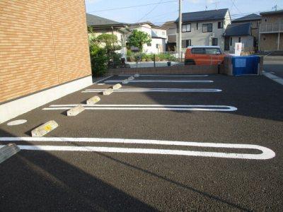 モンクーレ(53707)の外観・駐車場イメージ1枚目
