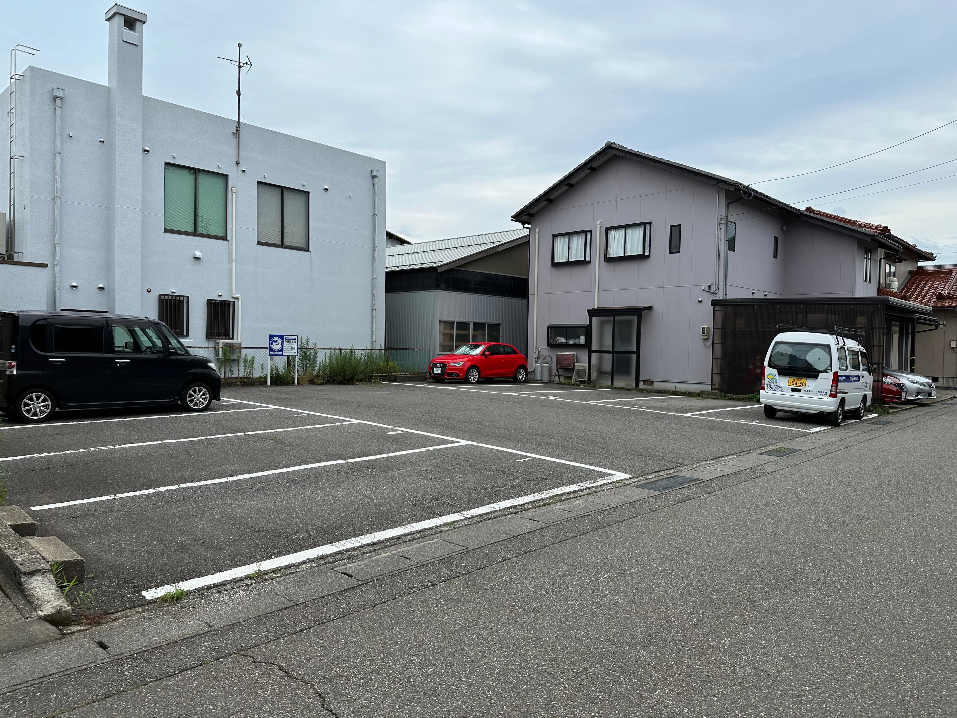 湊町パーキングの外観・駐車場イメージ2枚目