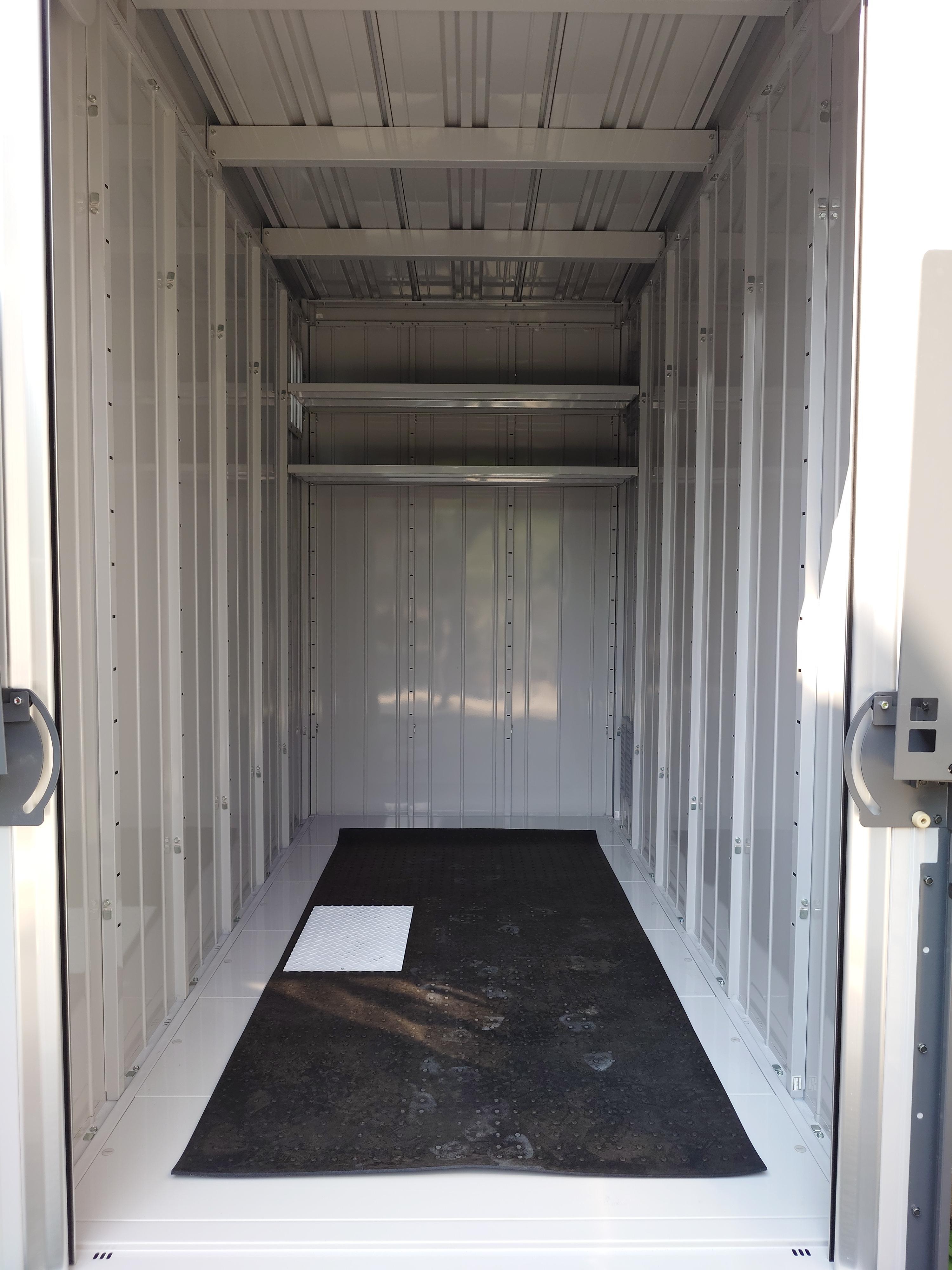 バイクガレージ　LIGHT　HOUSEの外観・駐車場イメージ2枚目