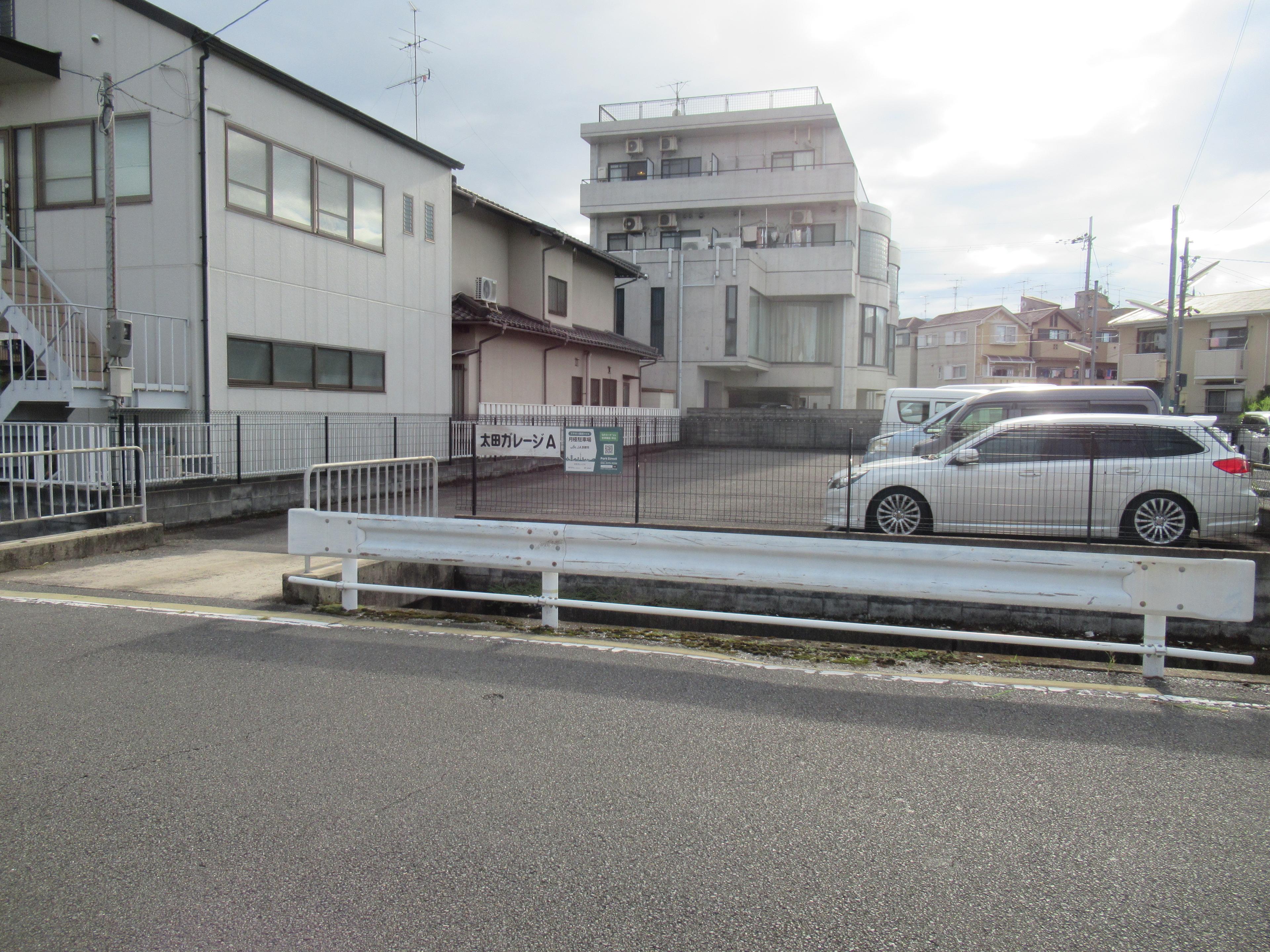 太田ガレージＡの外観・駐車場イメージ3枚目