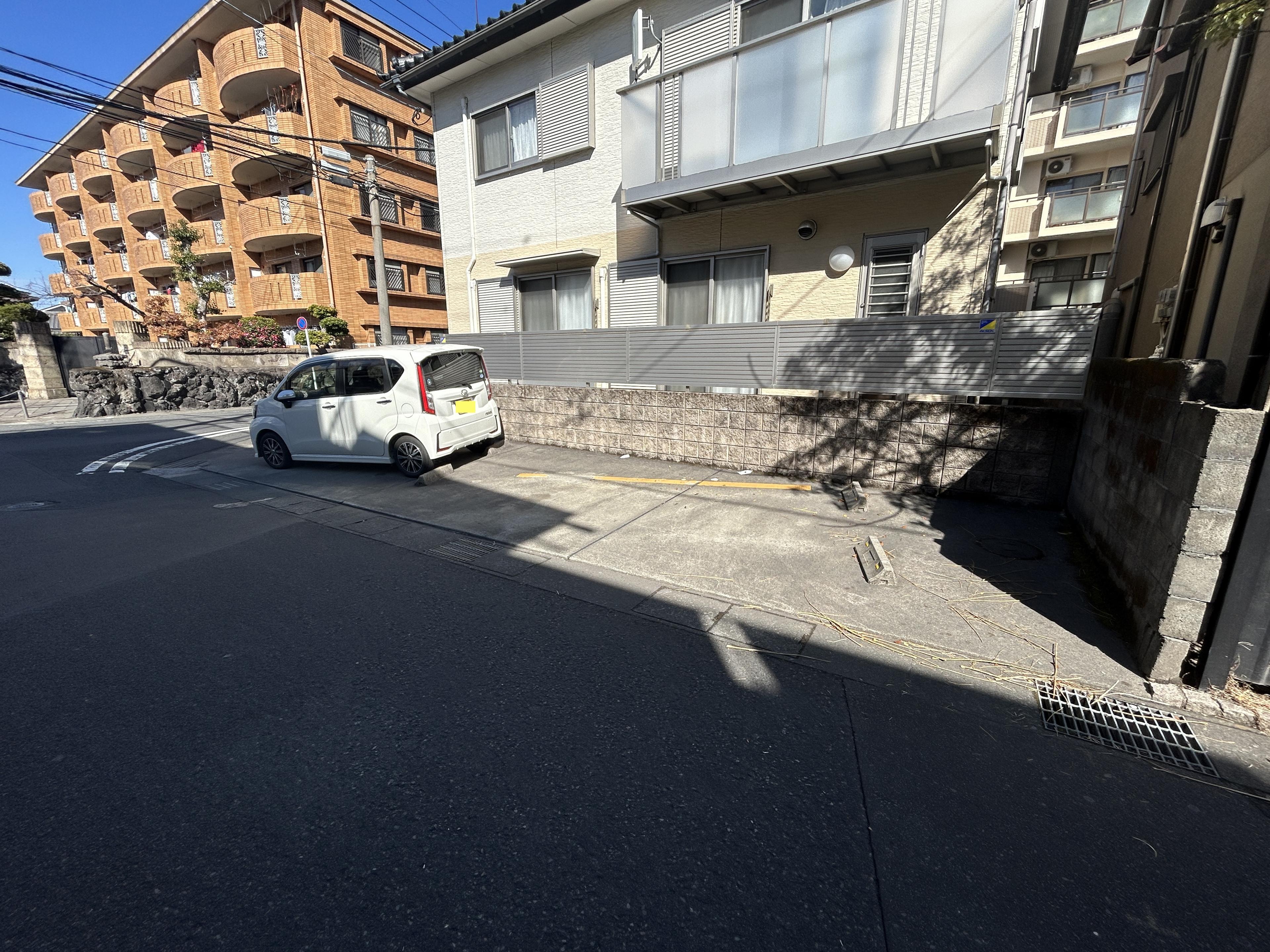 下荒田4丁目6番駐車場の外観・駐車場イメージ2枚目