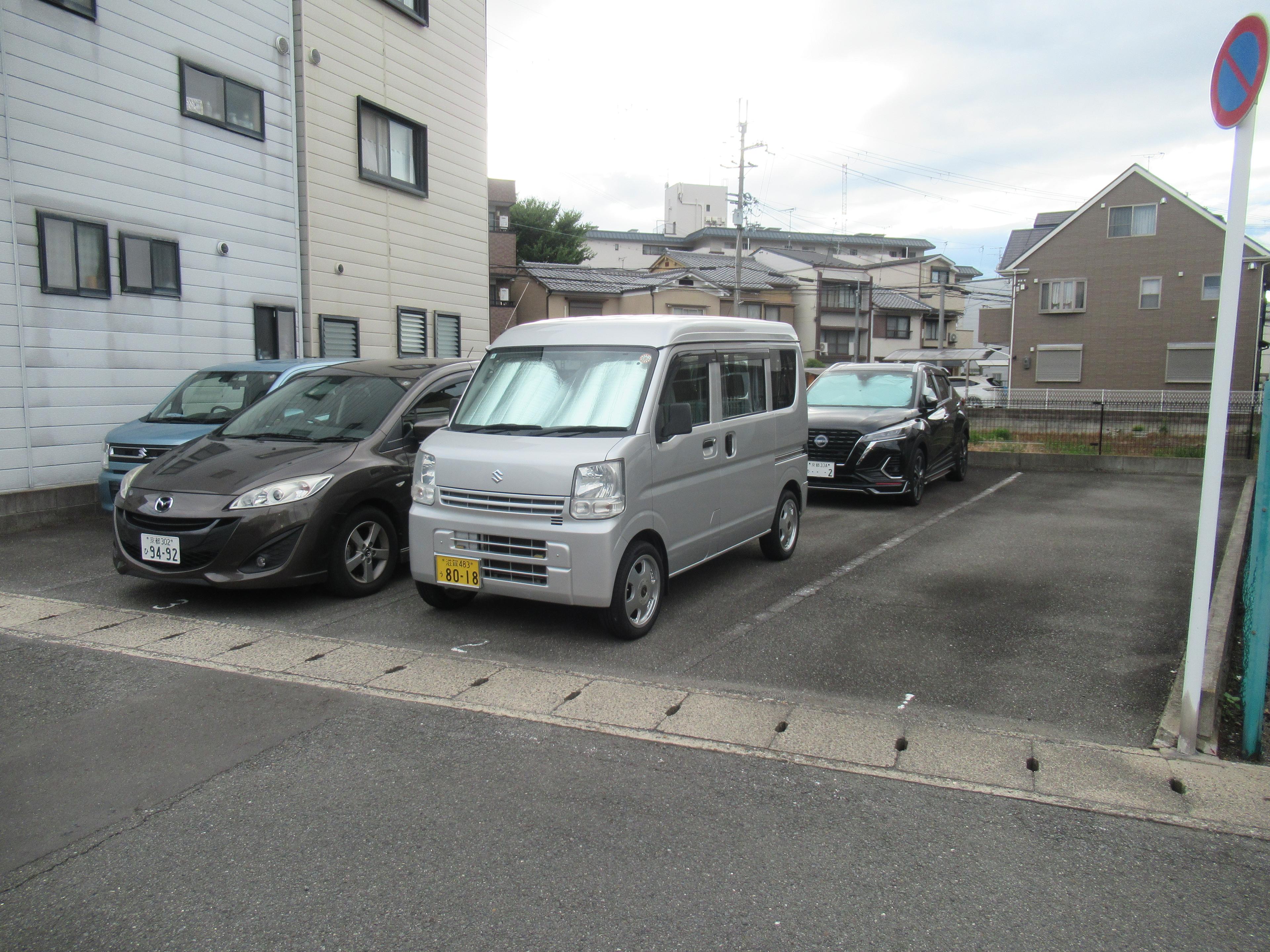 池尻ガレージの外観・駐車場イメージ2枚目