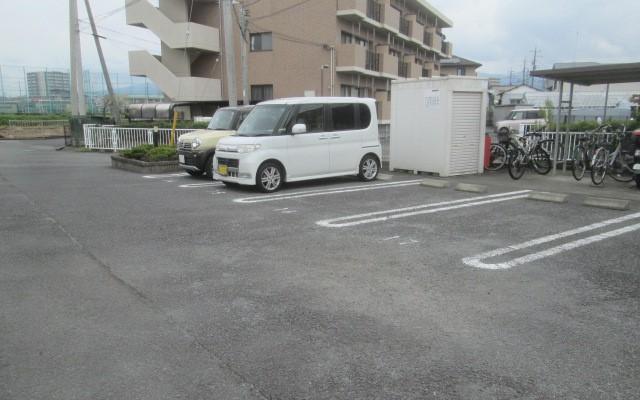 ローズメロー(28993)の外観・駐車場イメージ1枚目