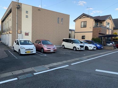 アゴーラ(41499)の外観・駐車場イメージ1枚目