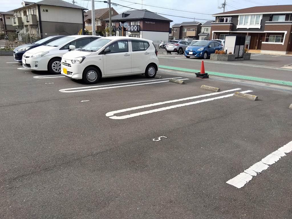 クレイノリアン(55584)の外観・駐車場イメージ2枚目