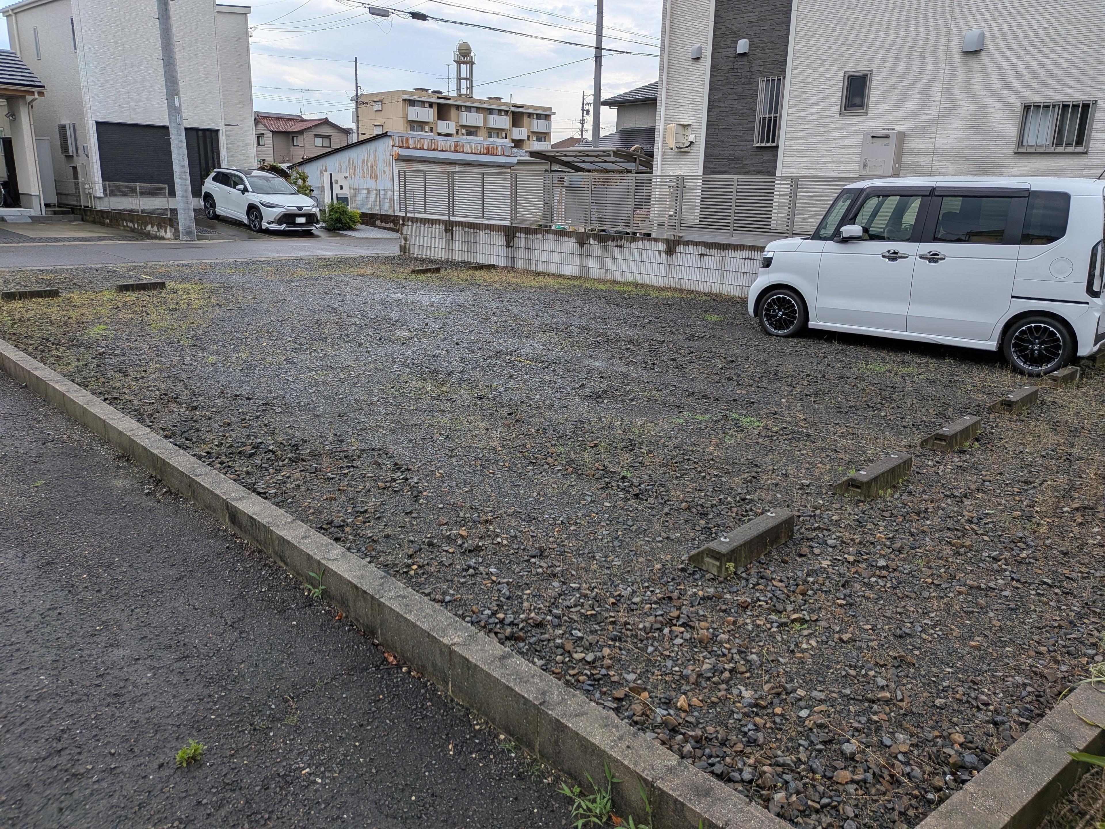 沖村岡287駐車場の外観・駐車場イメージ2枚目