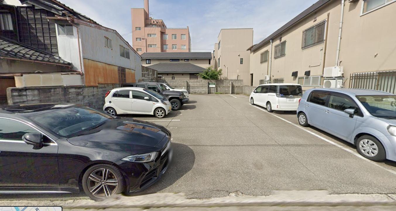 十三間町中丁月極駐車場の外観・駐車場イメージ1枚目
