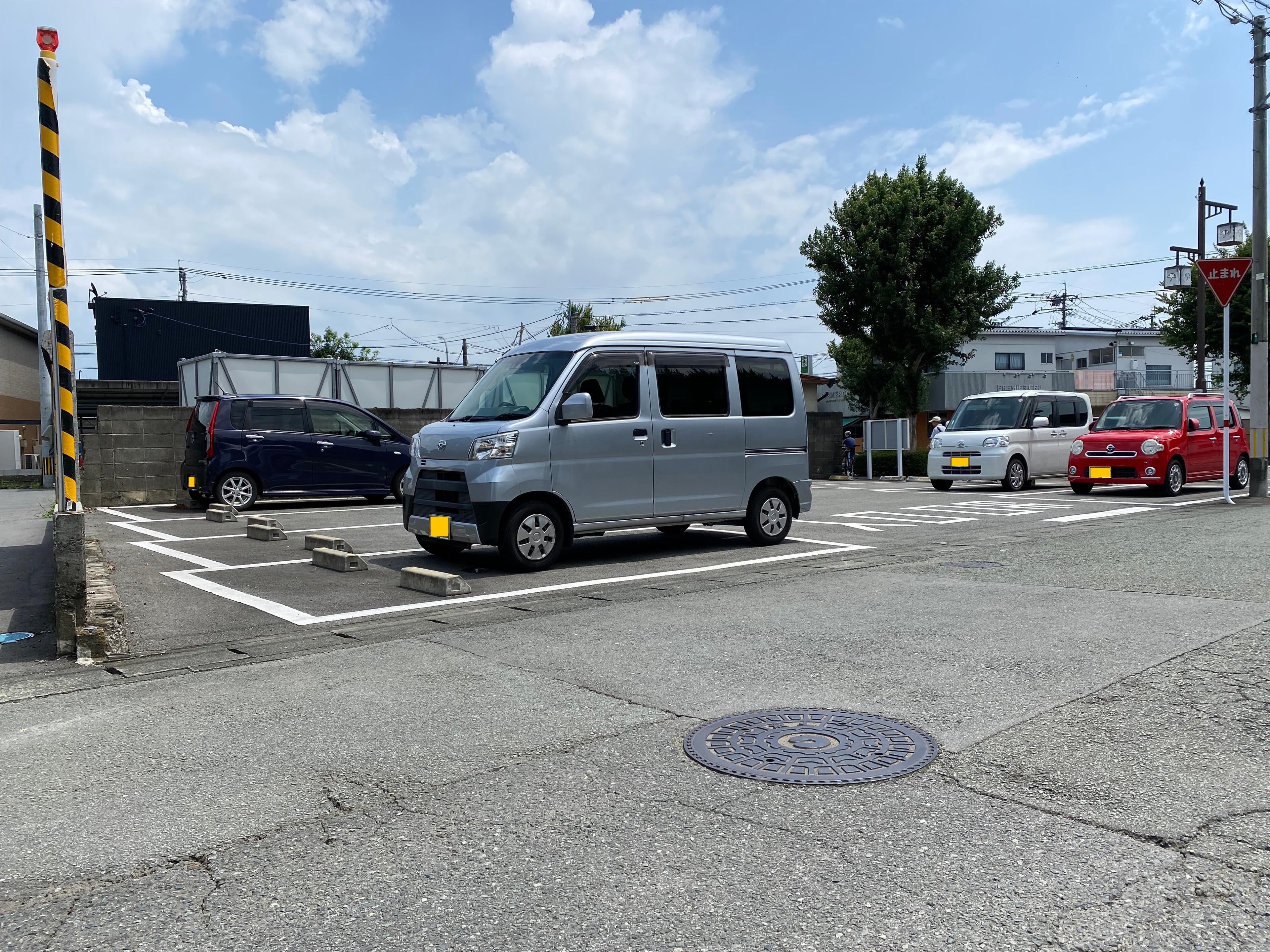 ブルグDawa西原パーキングの外観・駐車場イメージ2枚目