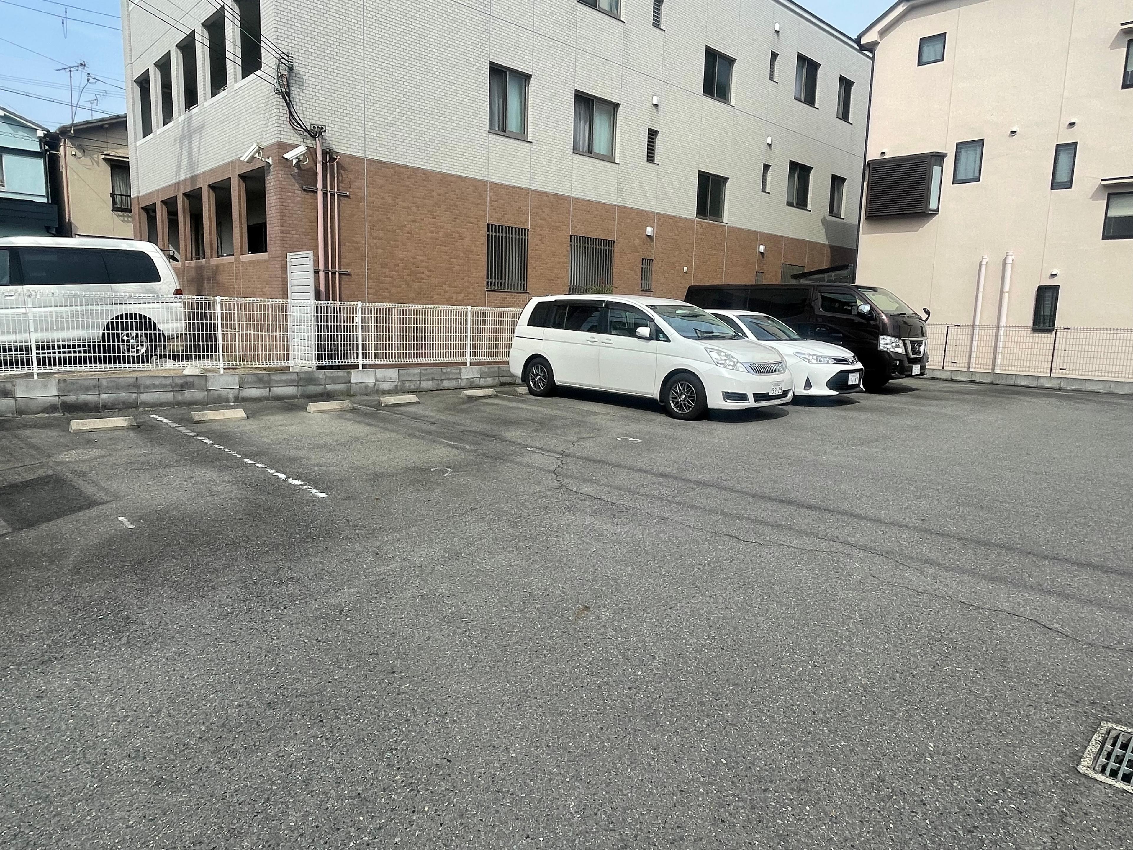 東野南井ノ上町ガレージの外観・駐車場イメージ2枚目