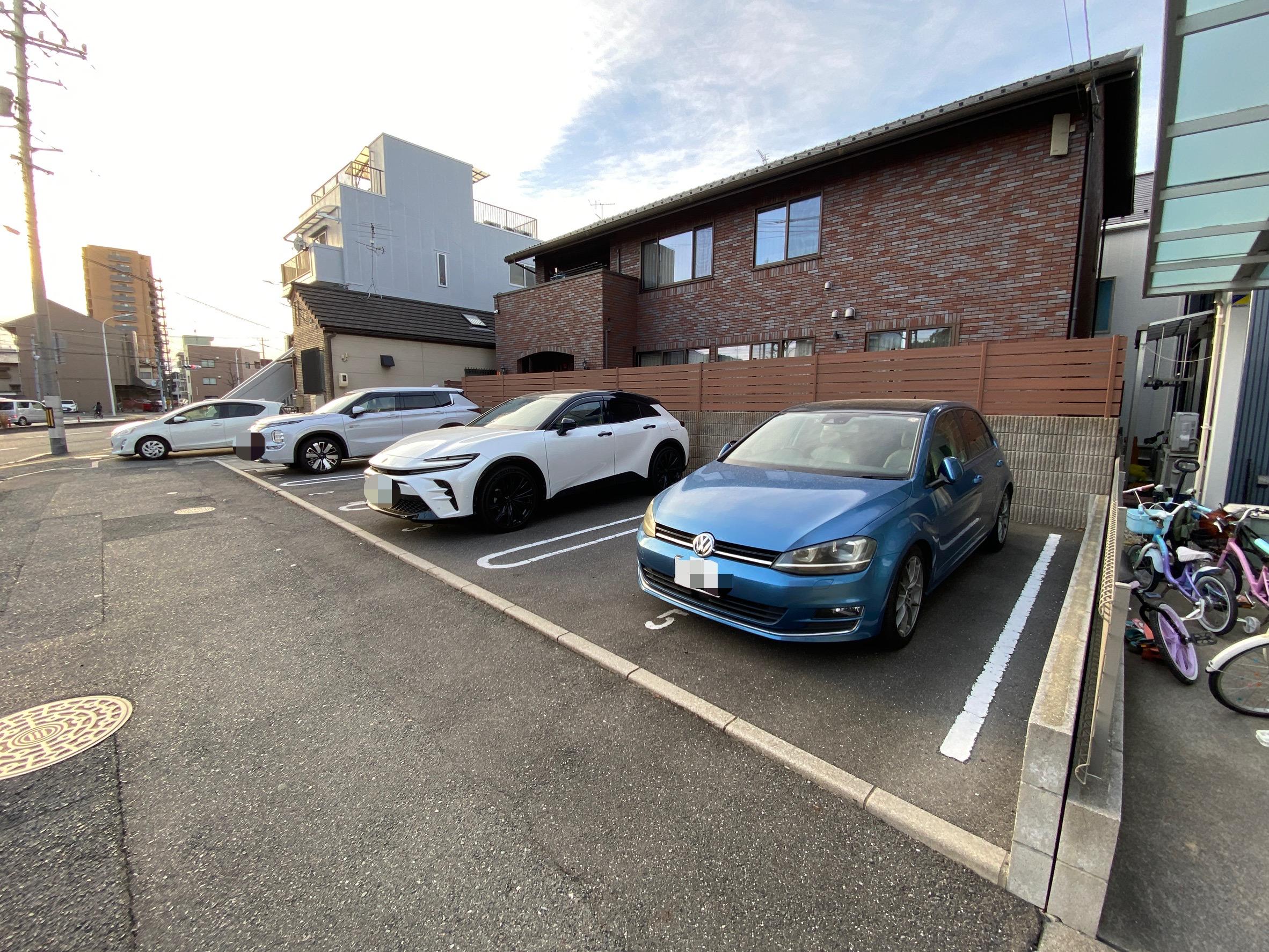 皆実町ガレージの外観・駐車場イメージ2枚目