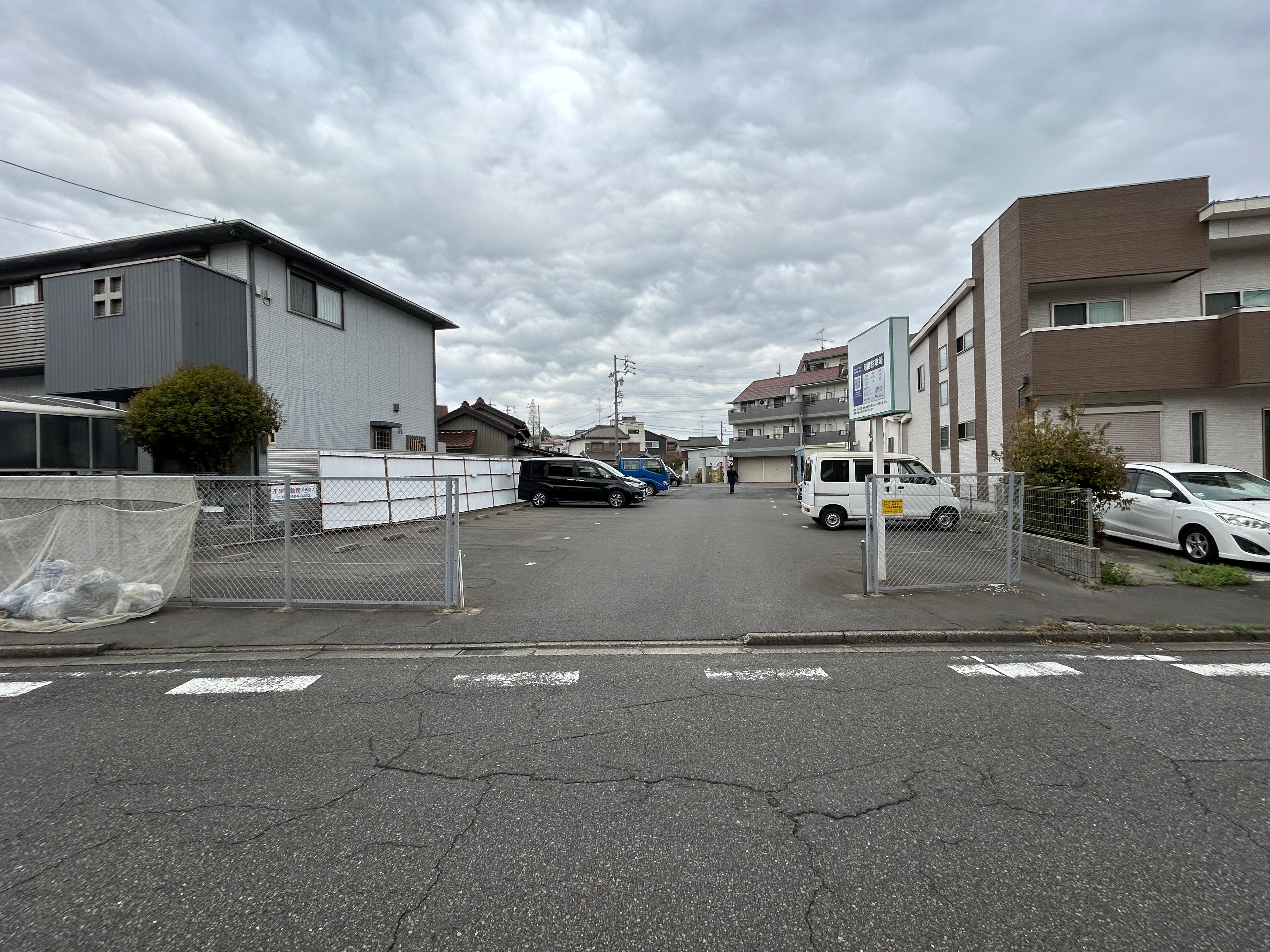 000157の外観・駐車場イメージ2枚目