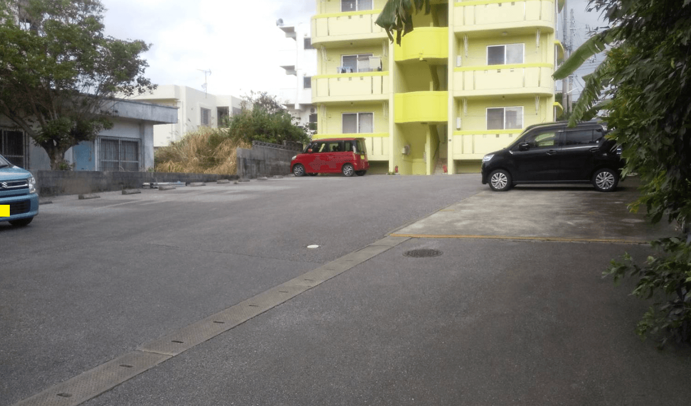 高宮城ビル駐車場の外観・駐車場イメージ2枚目