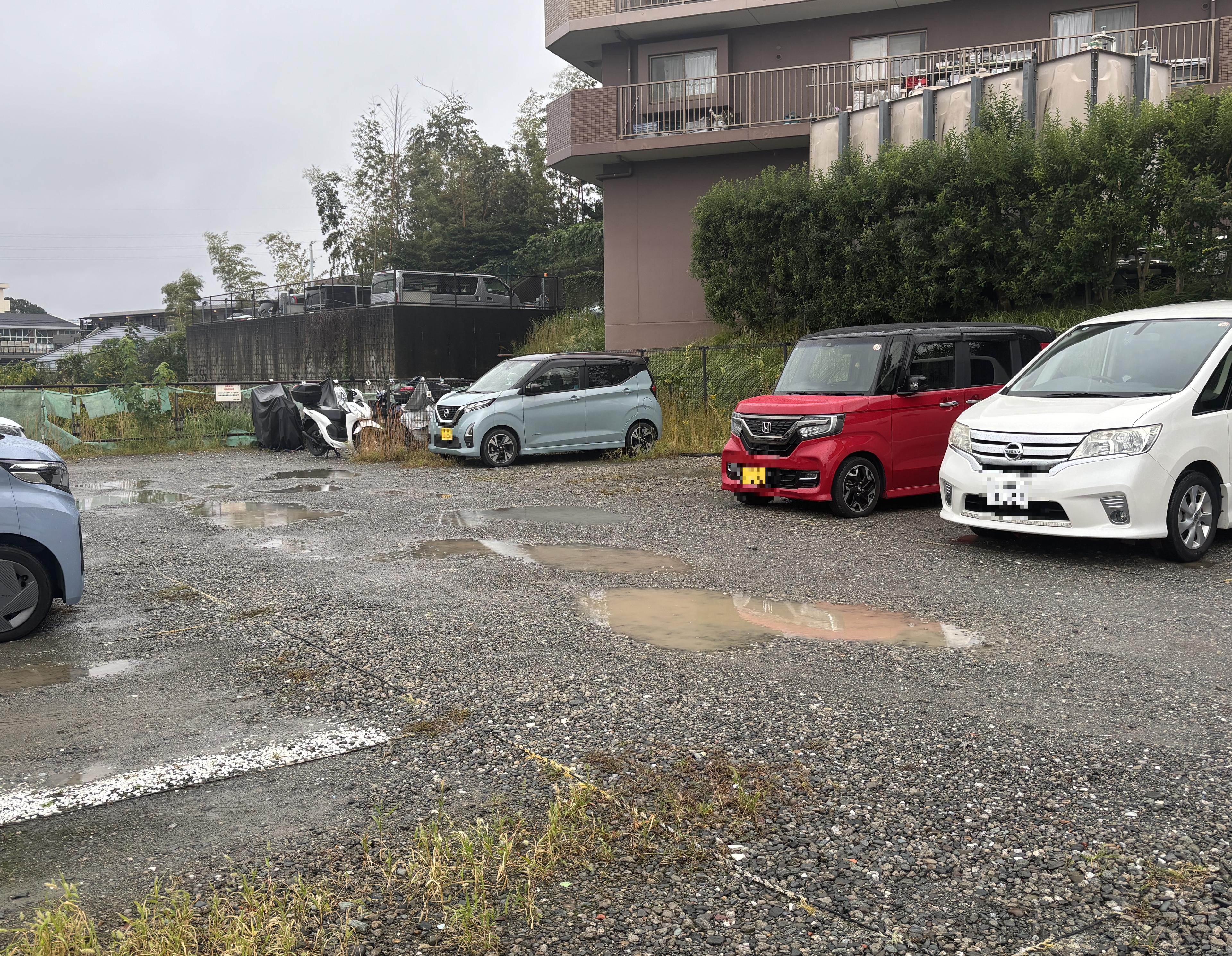 岡津パーキングの外観・駐車場イメージ3枚目