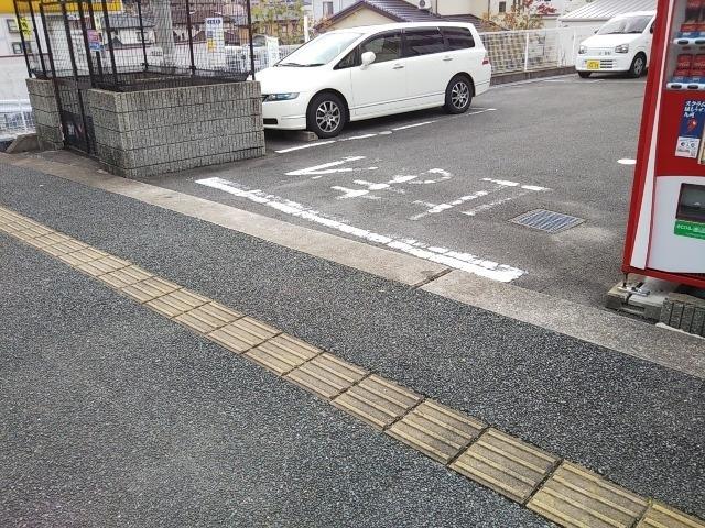 Ｇｒｏｓｓｏ(30039)の外観・駐車場イメージ1枚目