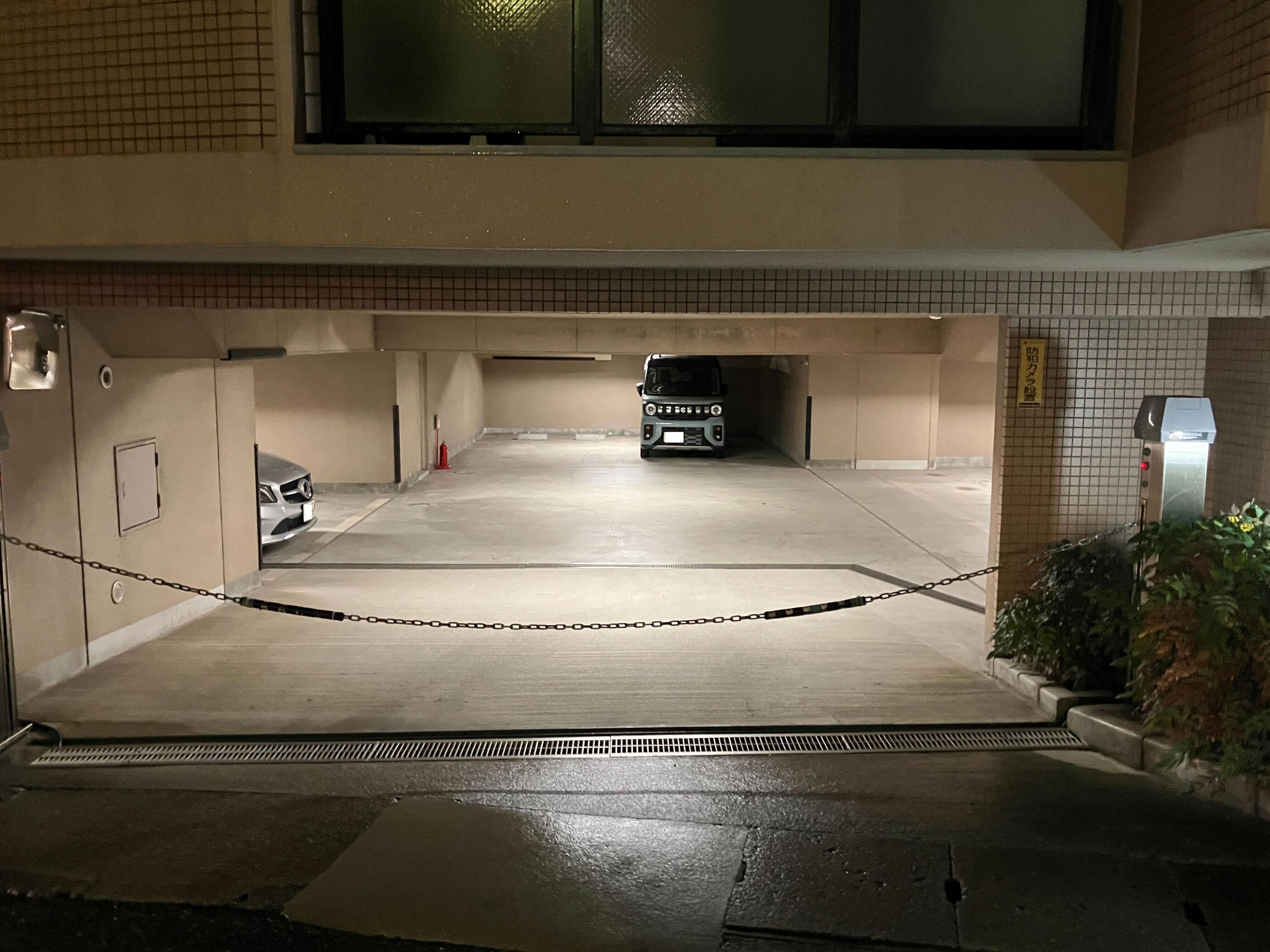 ロワイヤル本山の外観・駐車場イメージ1枚目