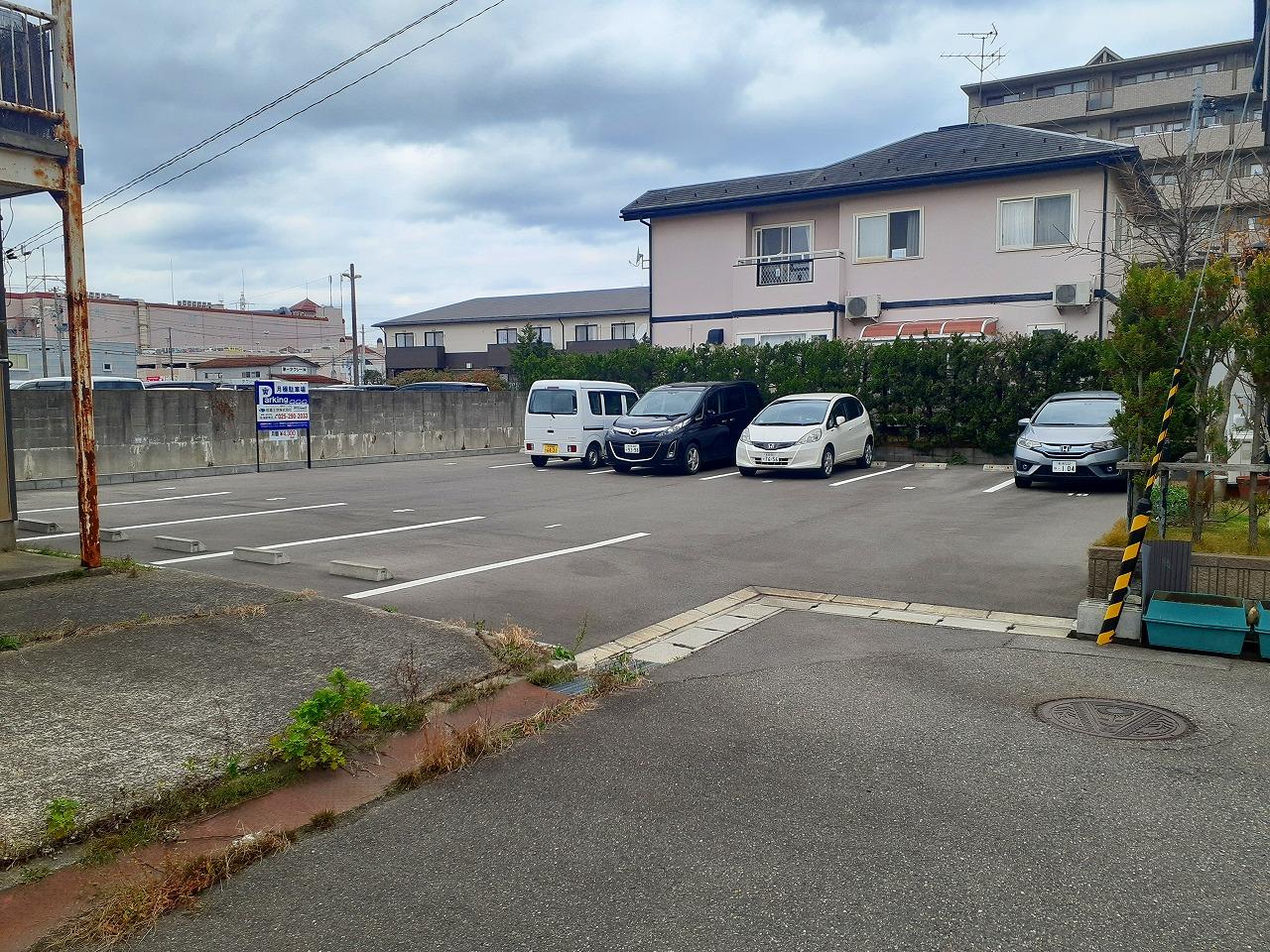 上近江３（藤井）駐車場の外観・駐車場イメージ1枚目