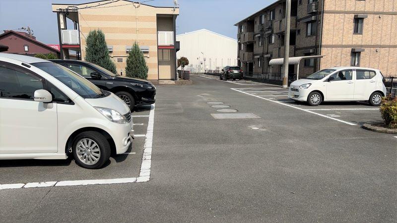 八女(27071)の外観・駐車場イメージ1枚目