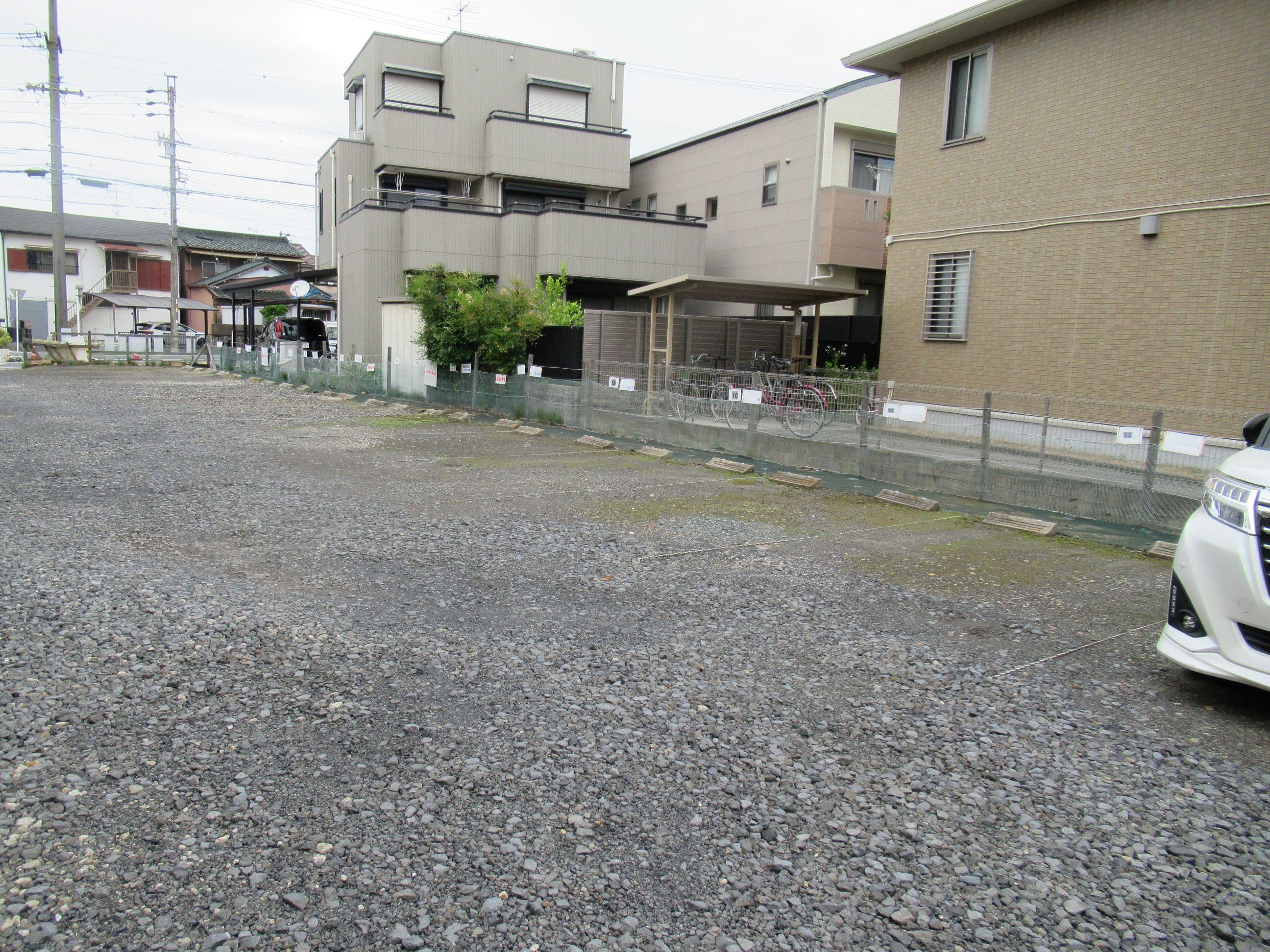 法華西町第8駐車場の外観・駐車場イメージ2枚目