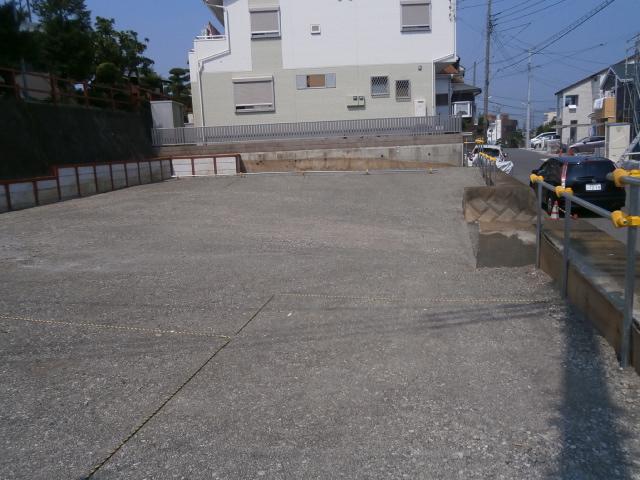 真土神社伊藤月極駐車場の外観・駐車場イメージ2枚目