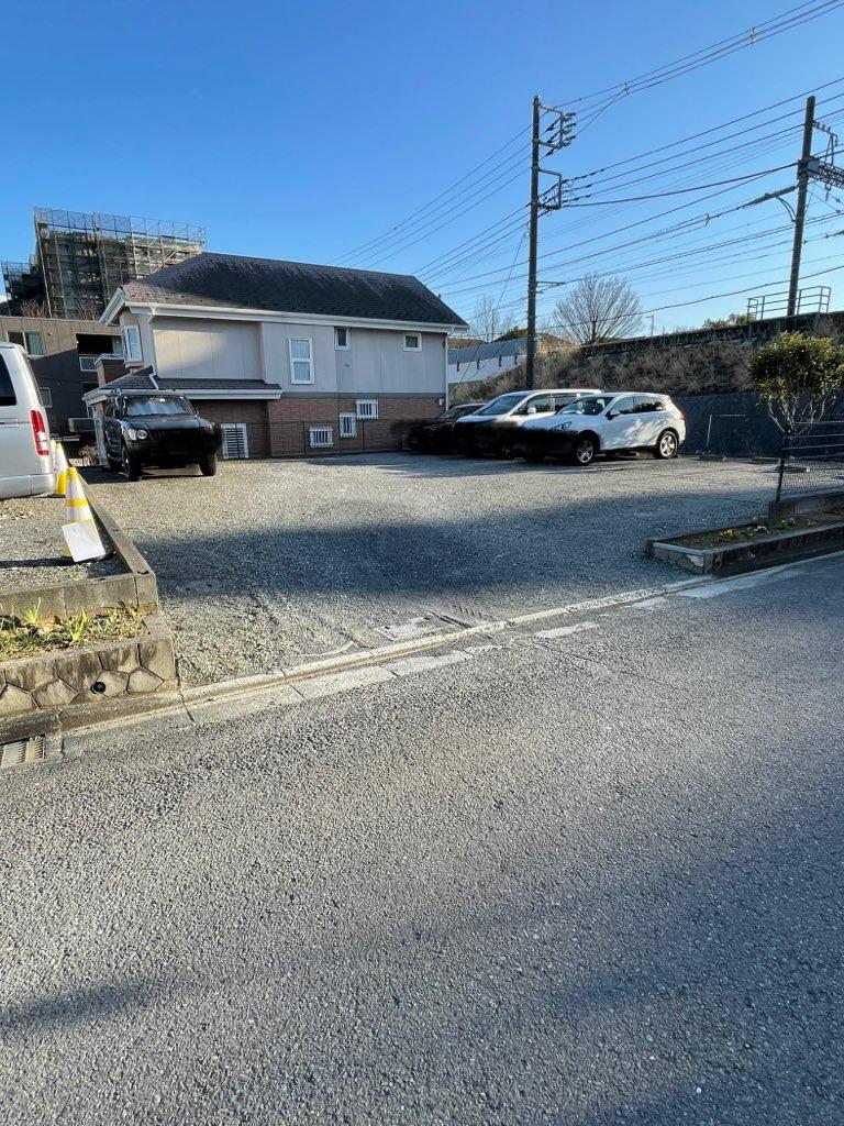 はるひ野5-4-4駐車場の外観・駐車場イメージ1枚目