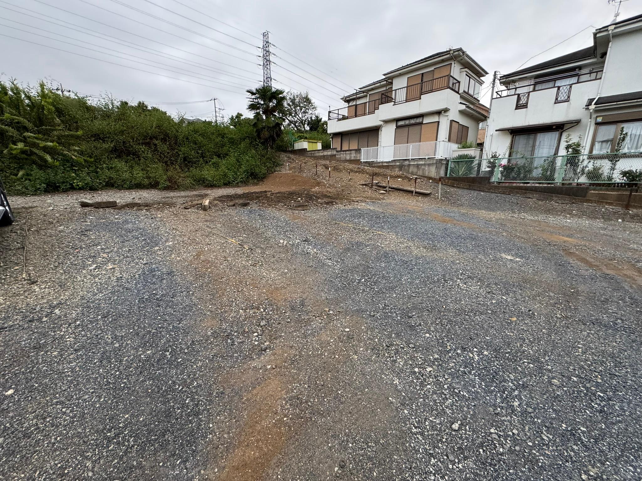 秋山パーキングの外観・駐車場イメージ2枚目