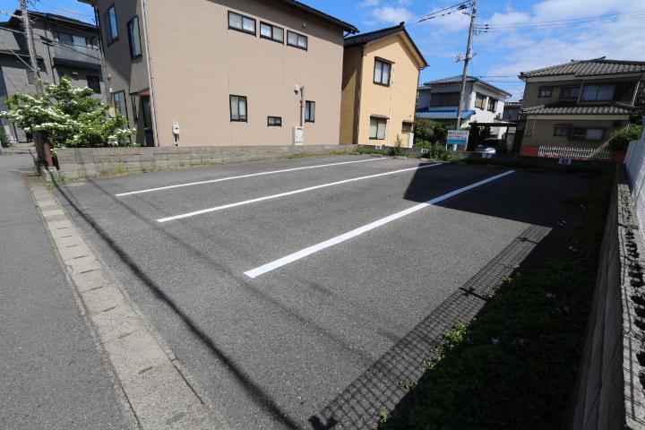 恵町さくらガレージの外観・駐車場イメージ1枚目