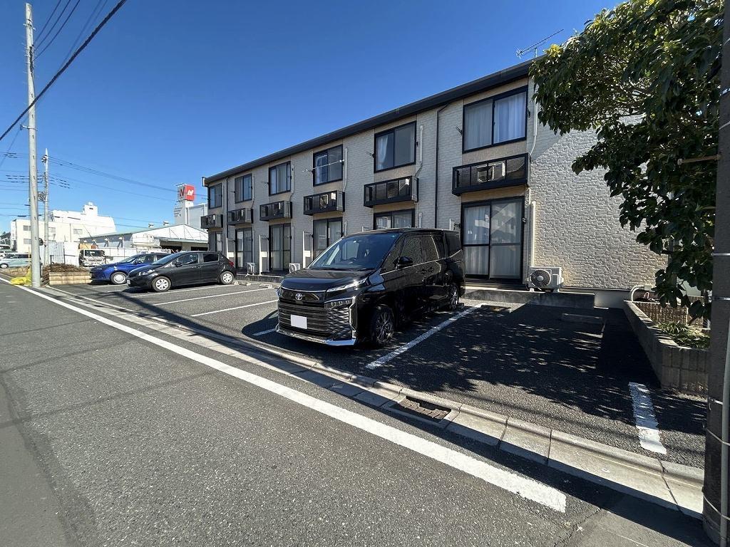 エトワール(33616)の外観・駐車場イメージ1枚目