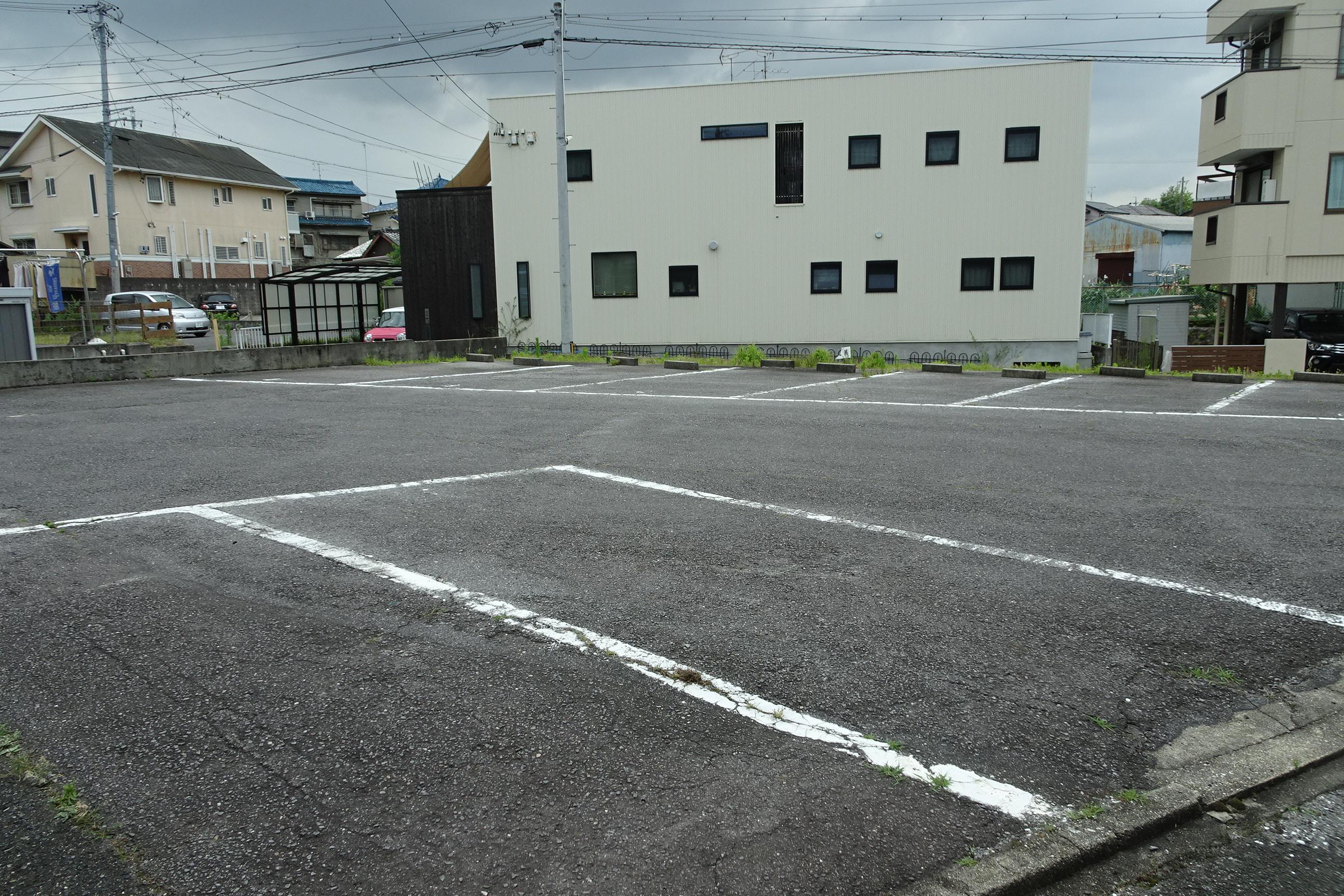 井田町唐機関パーキングの外観・駐車場イメージ2枚目