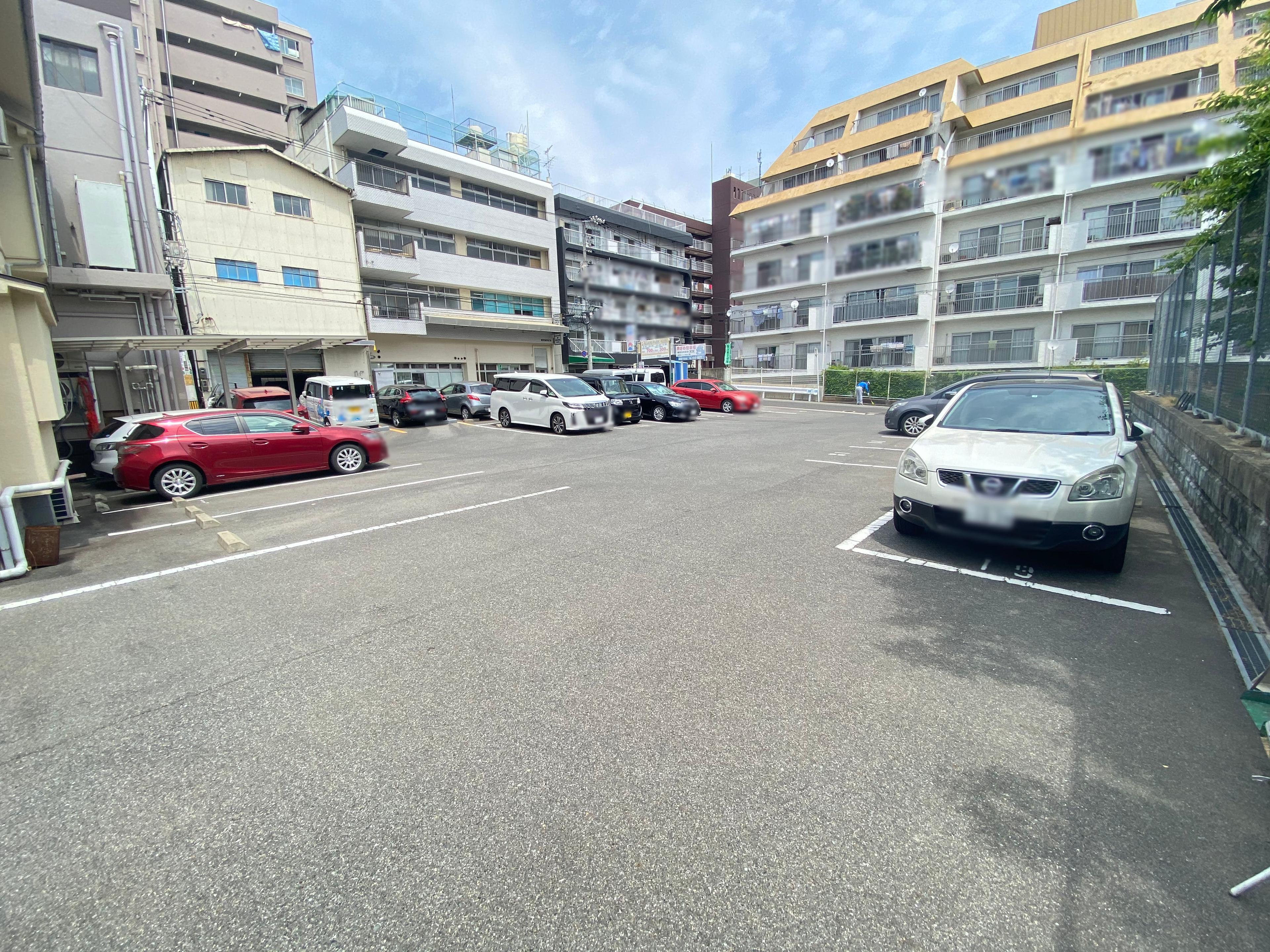 山本ガレージ（中広３丁目）の外観・駐車場イメージ2枚目