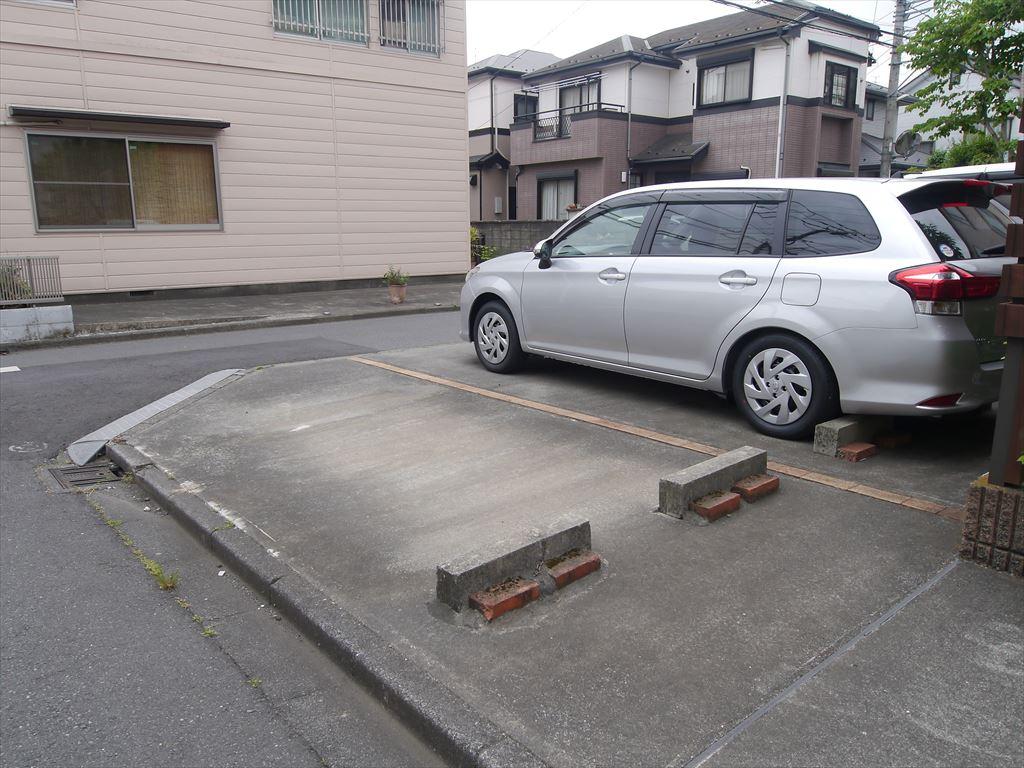 パーク・ローズの外観・駐車場イメージ3枚目