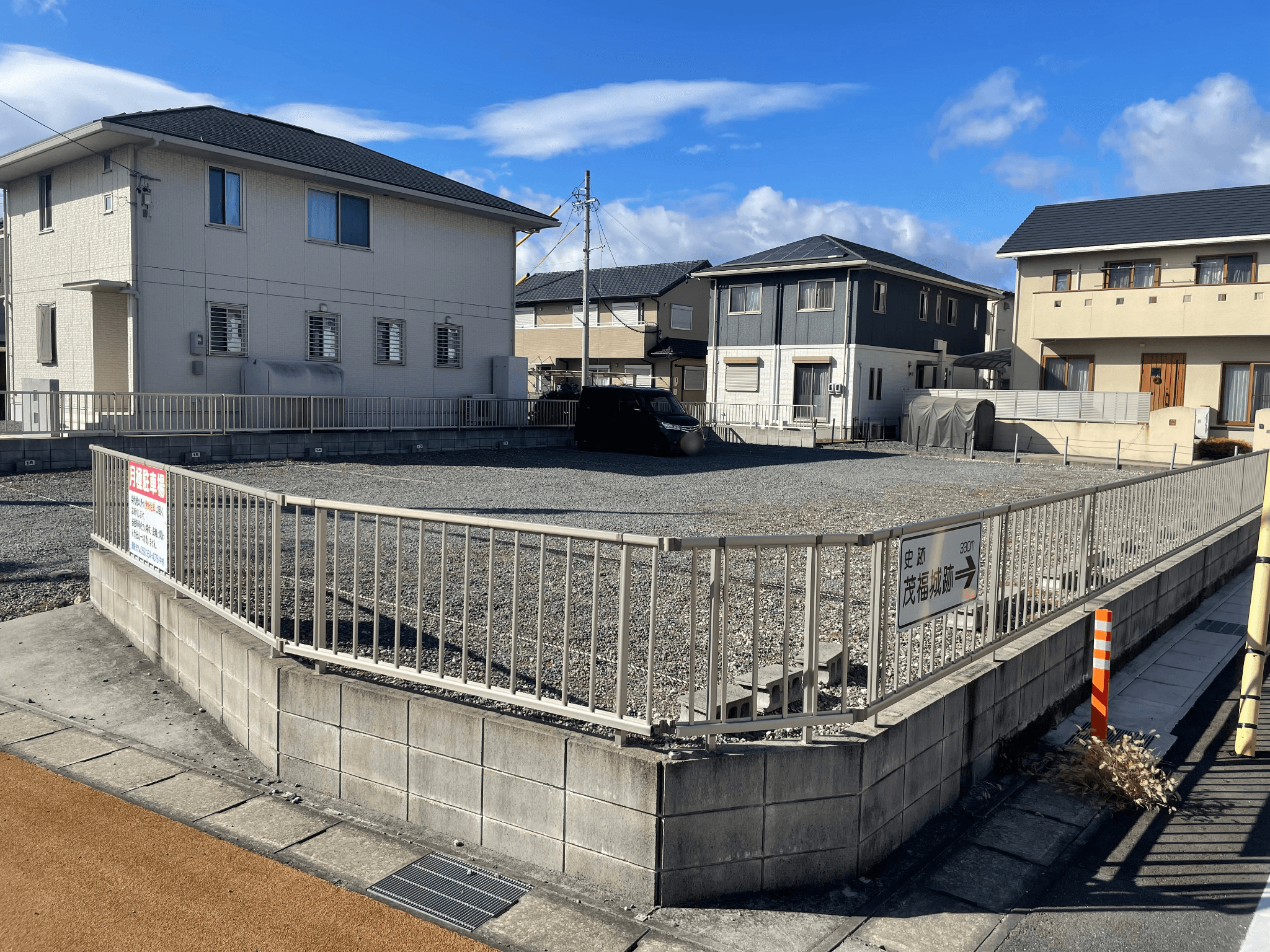 茂福月極駐車場の外観・駐車場イメージ1枚目