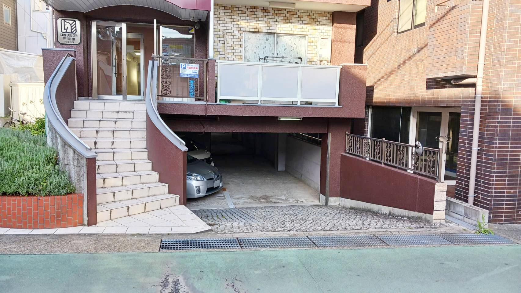 サンビルダー三宮東の外観・駐車場イメージ1枚目