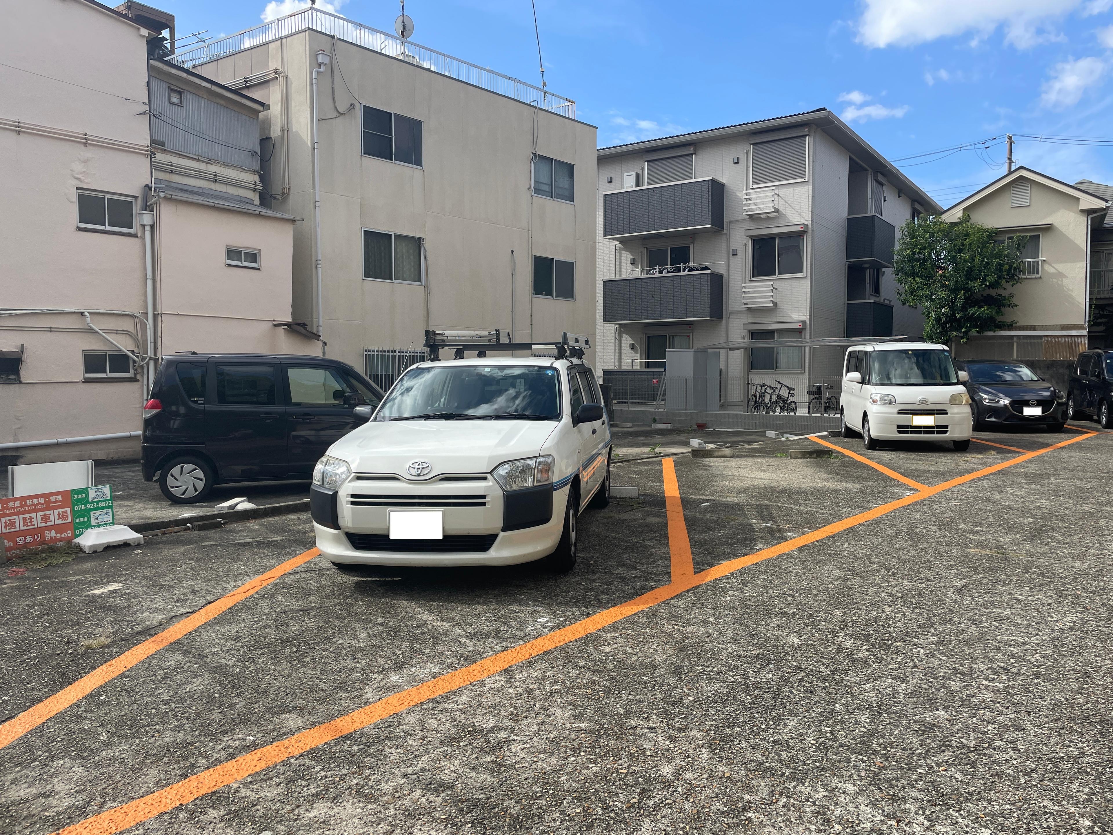 蓮宮通駐車場の外観・駐車場イメージ2枚目