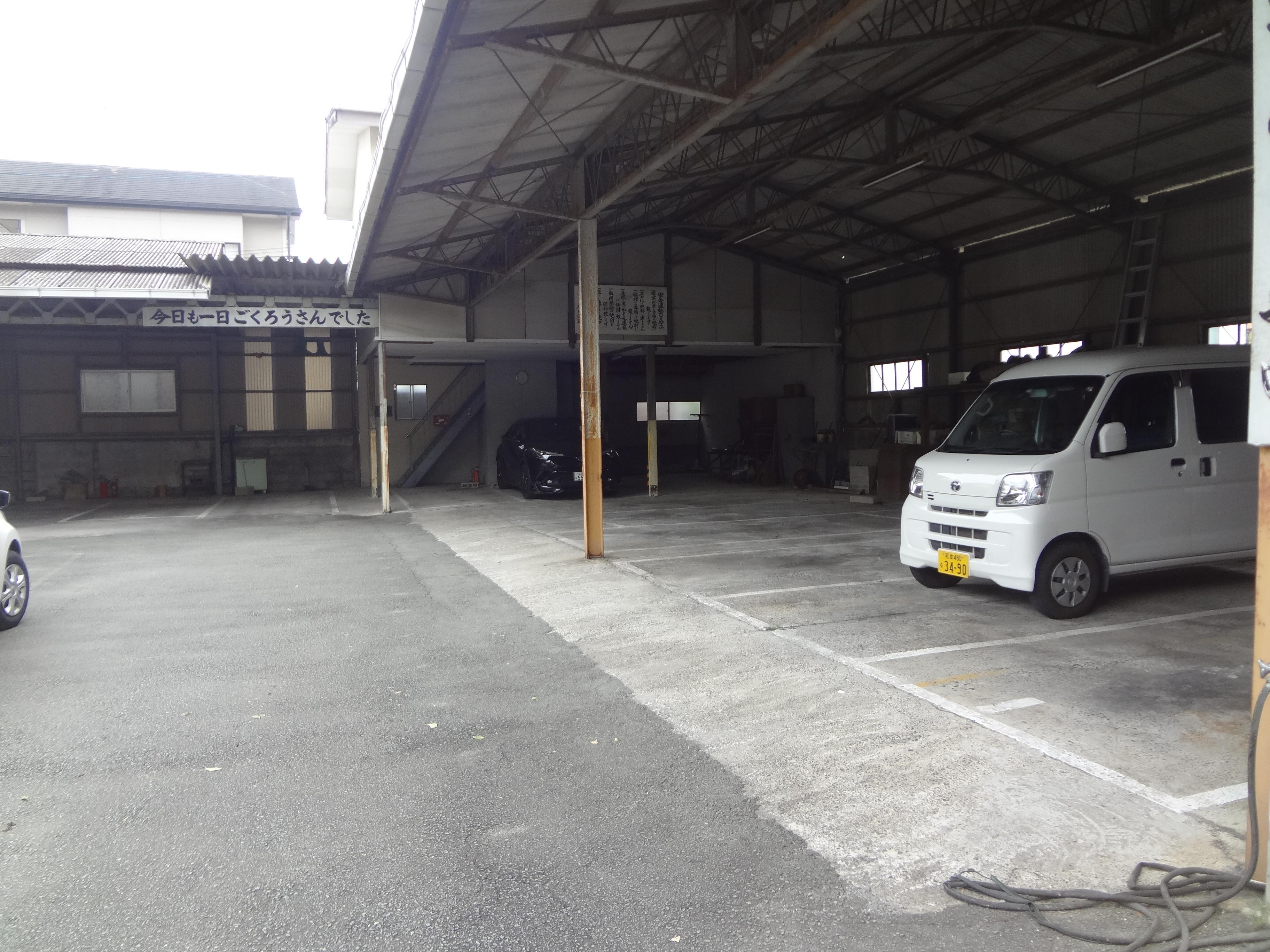 成田駐車場の外観・駐車場イメージ1枚目