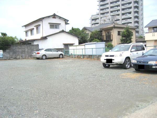 岡本駐車場の外観・駐車場イメージ3枚目
