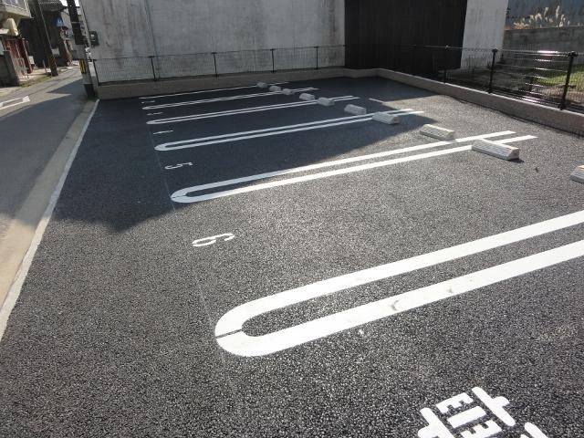 クレイノシャルマン中通(57155)の外観・駐車場イメージ1枚目