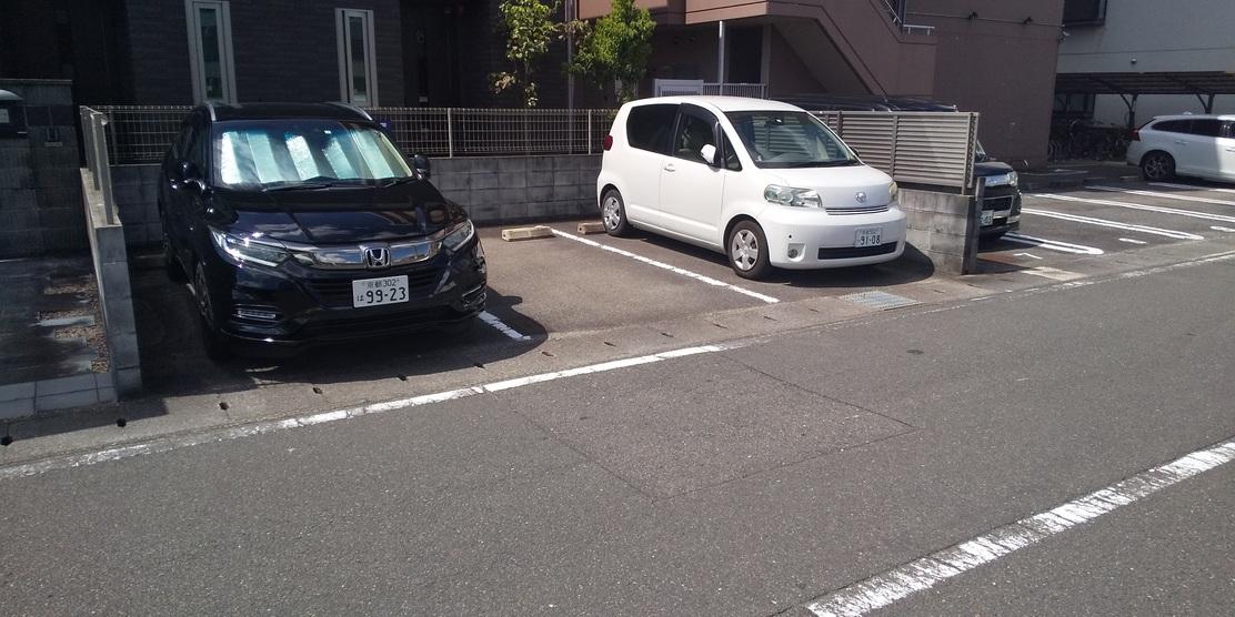 幸ガレージの外観・駐車場イメージ1枚目