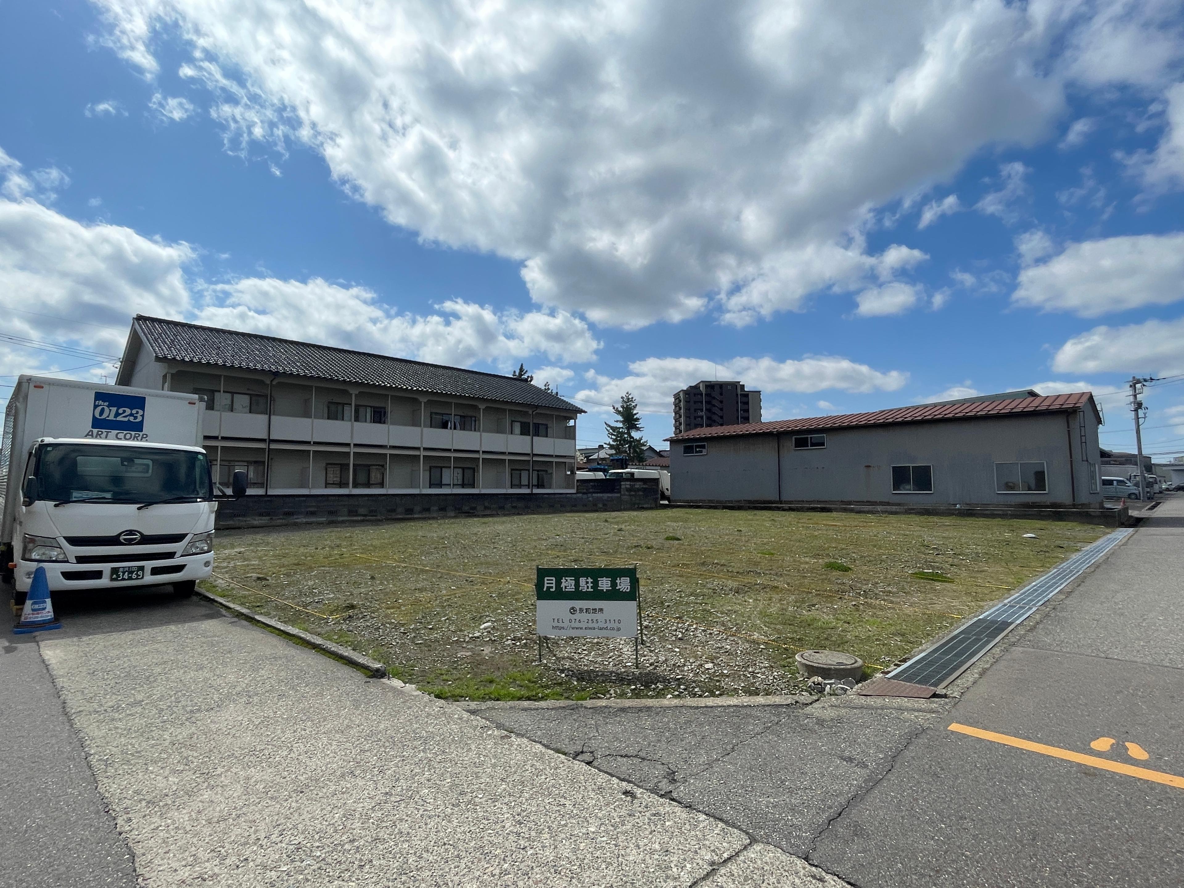 駅西本町3丁目Ｄ月極駐車場の外観・駐車場イメージ1枚目