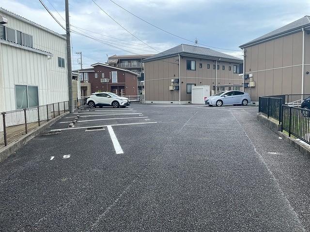 FKフォーレス・くすのきの外観・駐車場イメージ1枚目