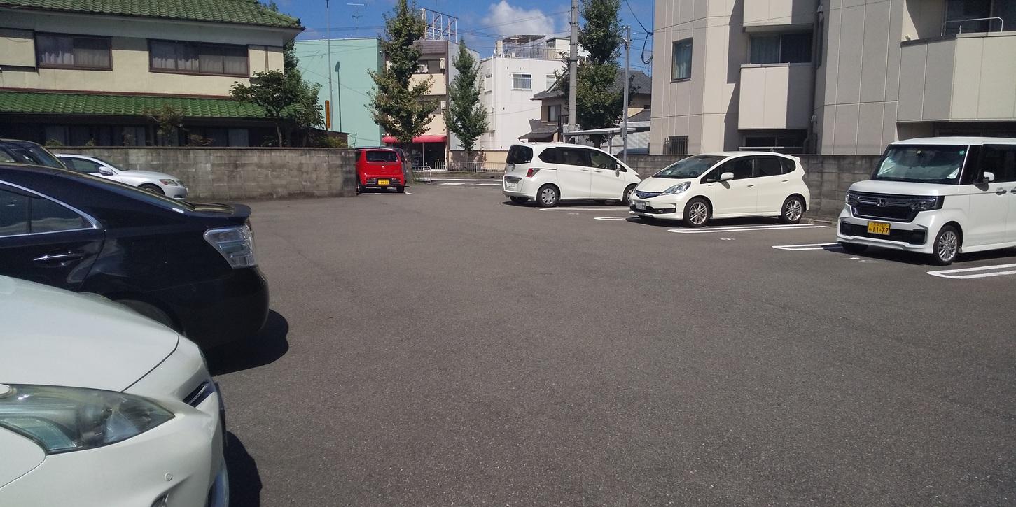 前田町　大八木ガレ－ジの外観・駐車場イメージ1枚目