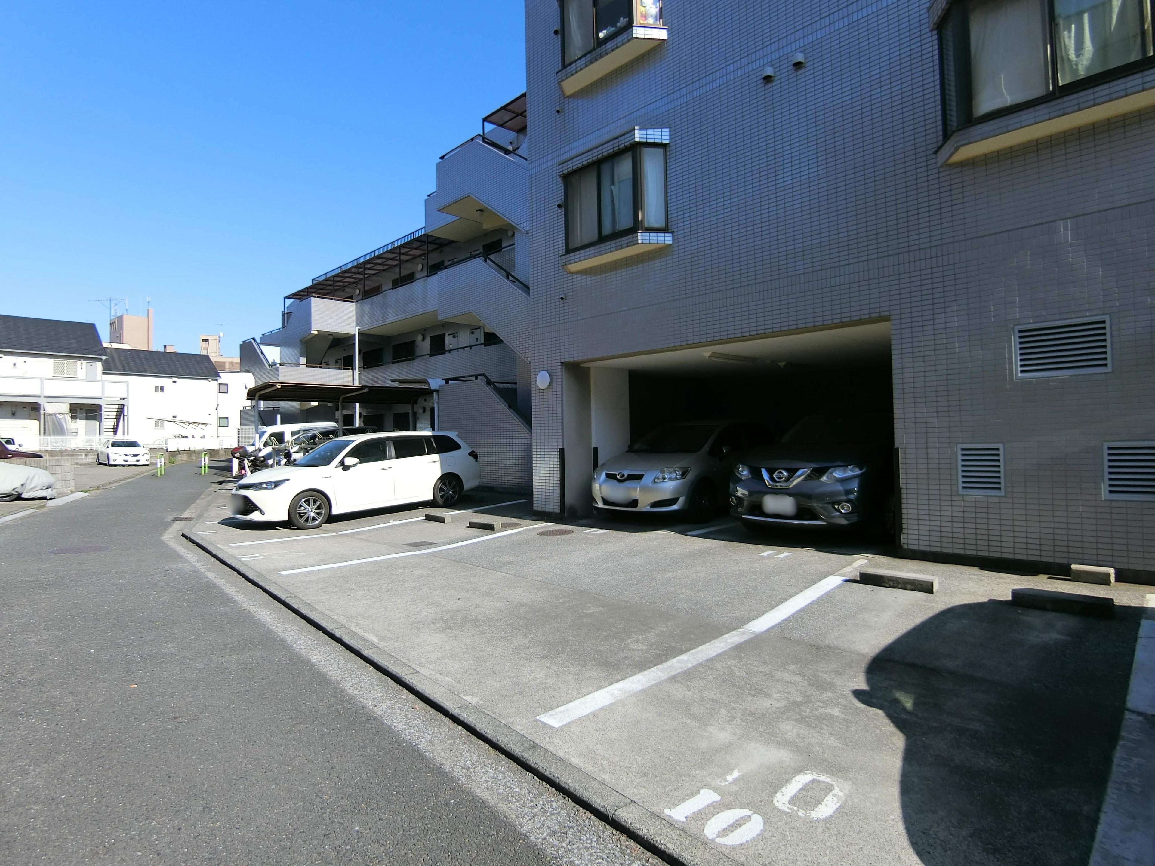 グランパール綱島三番館の外観・駐車場イメージ1枚目