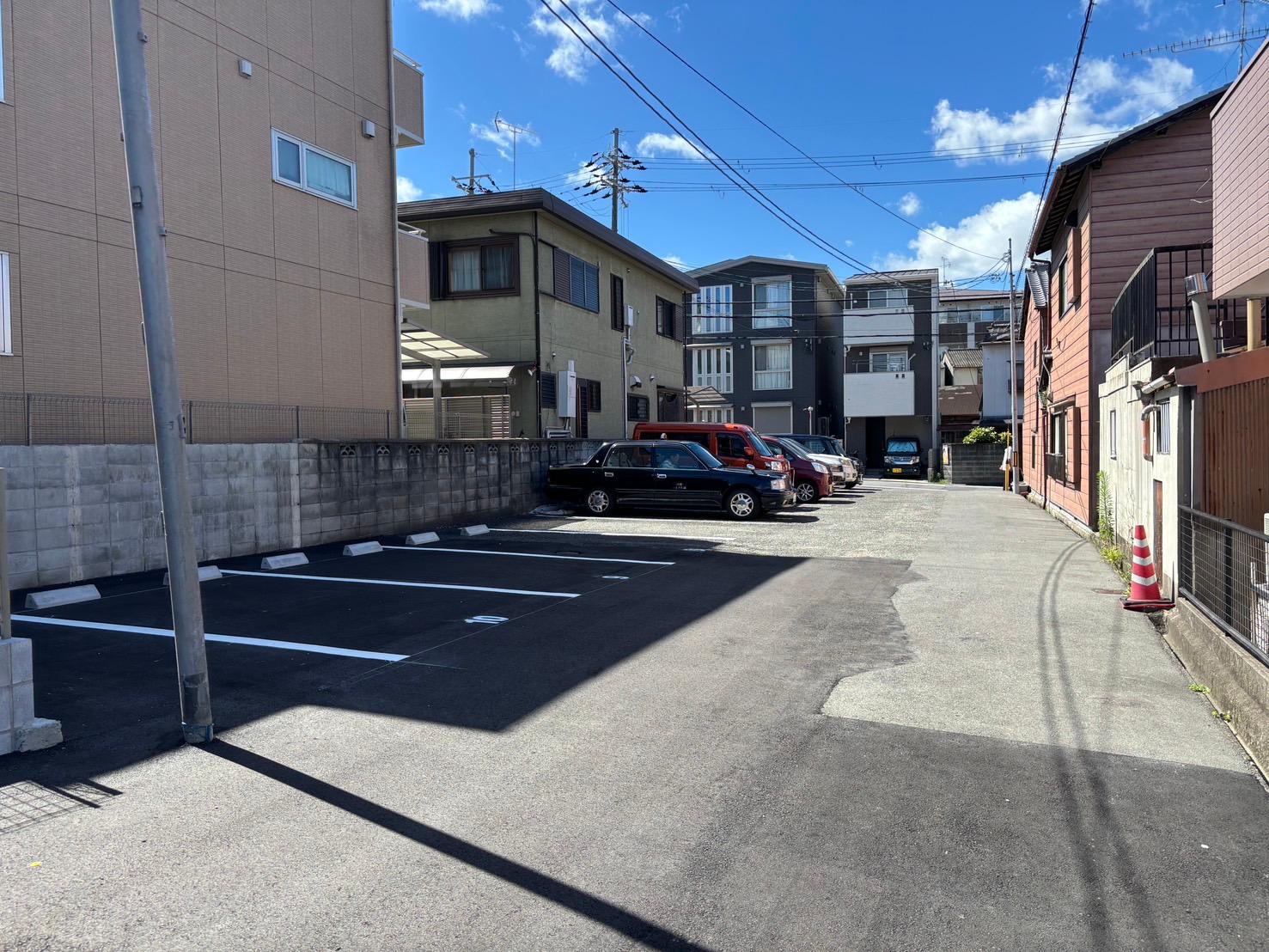 ユナイテッドガレージ深草坊町の外観・駐車場イメージ2枚目